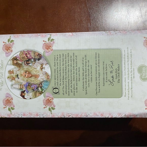 Precious Moments Doll, The Doll Maker, 12”, Winter Wonderland - Picture 5 of 5